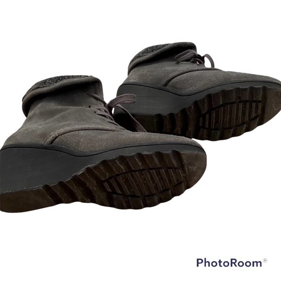 Charcoal Grey Suede Wedge ankle booties Size 8.5 - Picture 13 of 13